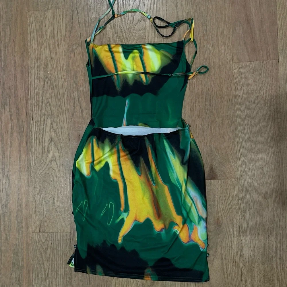 Green patterned dress - Picture 3 of 3
